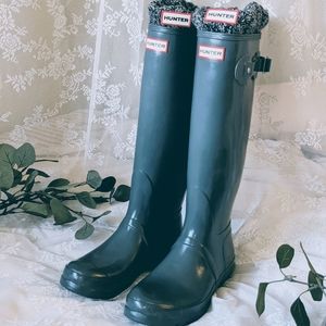 Hunter Original Tall Gloss Rain Boots with Socks